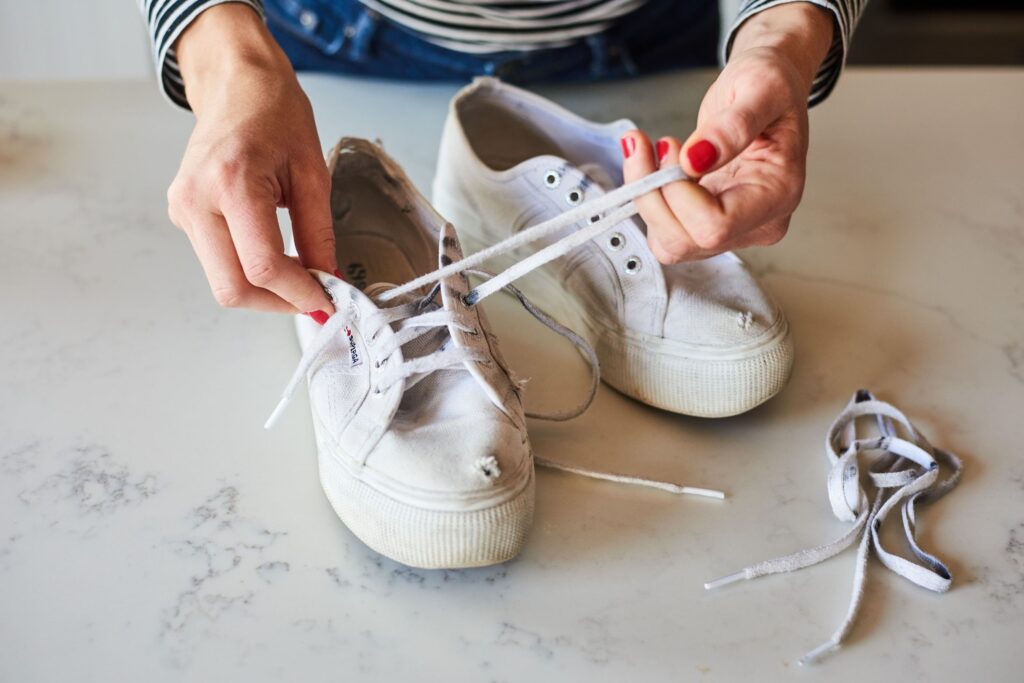 How to clean white canvas shoes