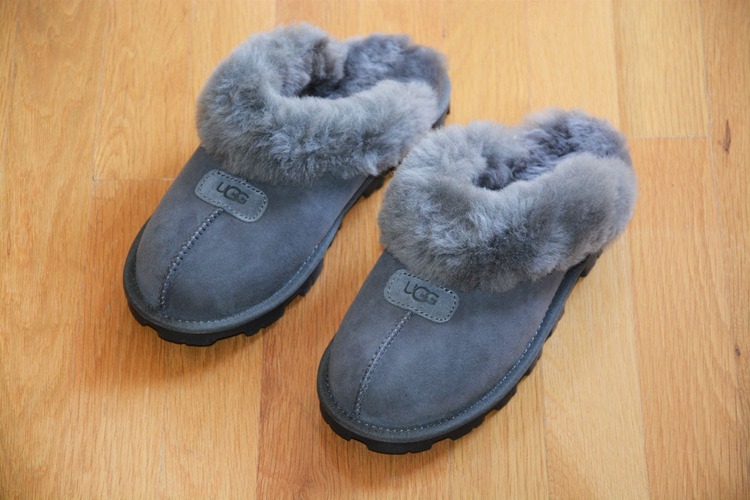 UGG-Slippers-Run-Big-Small-or-True-to-Size